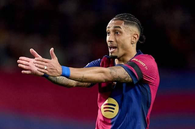 巴萨9000万巨星誓夺欧冠，坚持留队拒绝沙特天价邀约